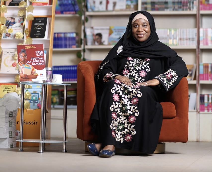 Portrait Inspirant : Mme Sylla Fatoumata Baduru Sidibé, Gardienne de la Connaissance et de l&rsquo;Innovation au Mali